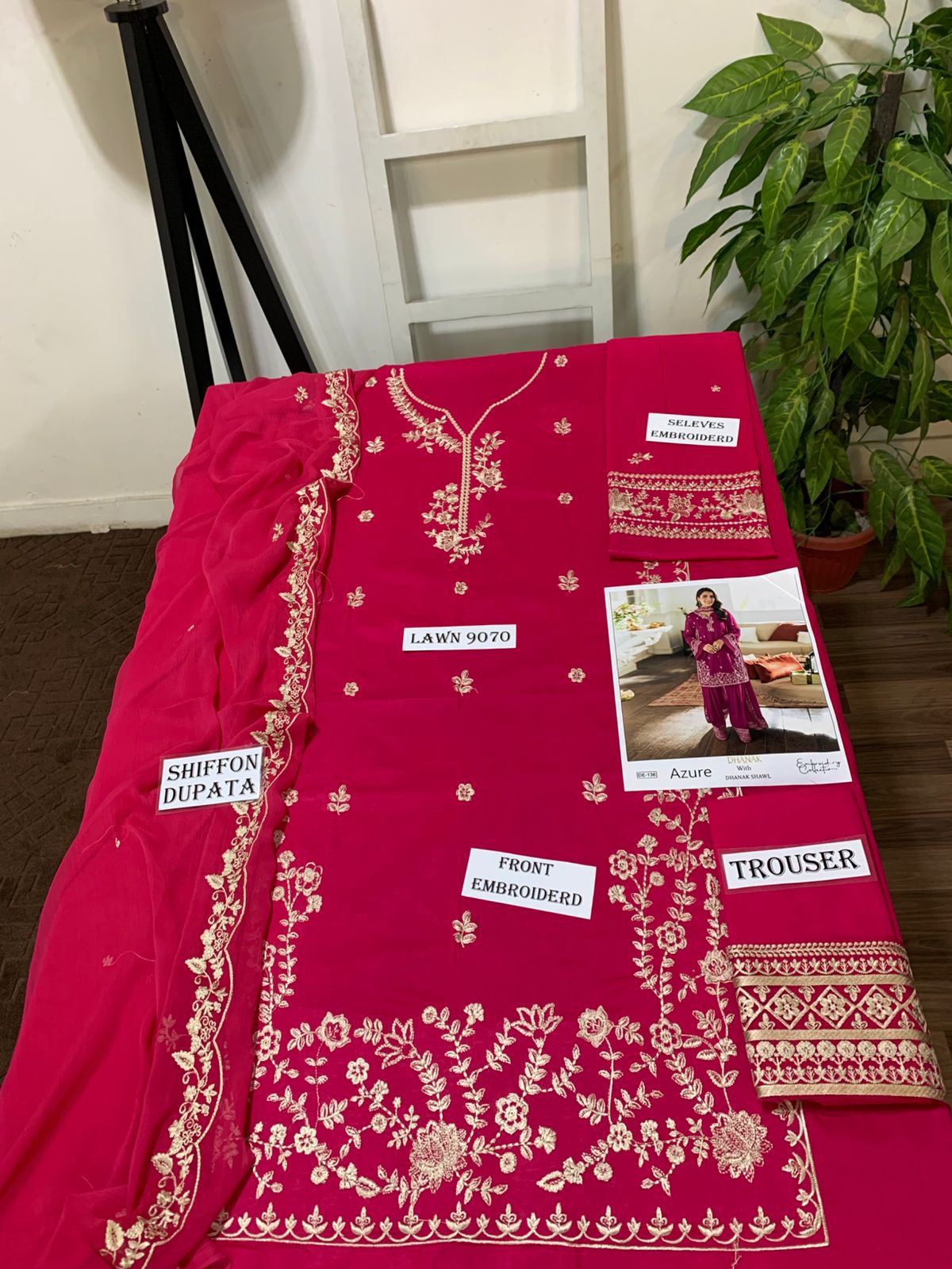 3 Piece - Embroidered Lawn Suit With Embroidered Chiffon Dupatta DE-512