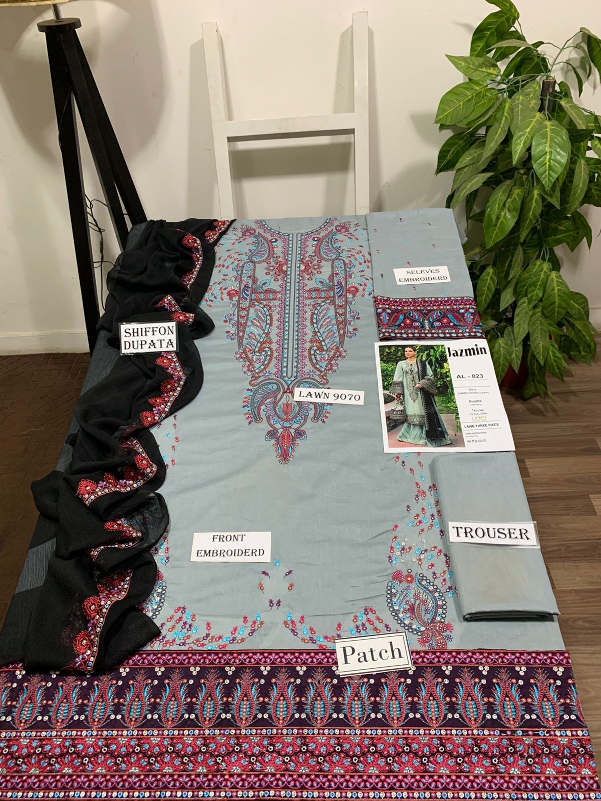 3 Piece - Embroidered Lawn Suit With Emb Chiffon Dupatta AL-823